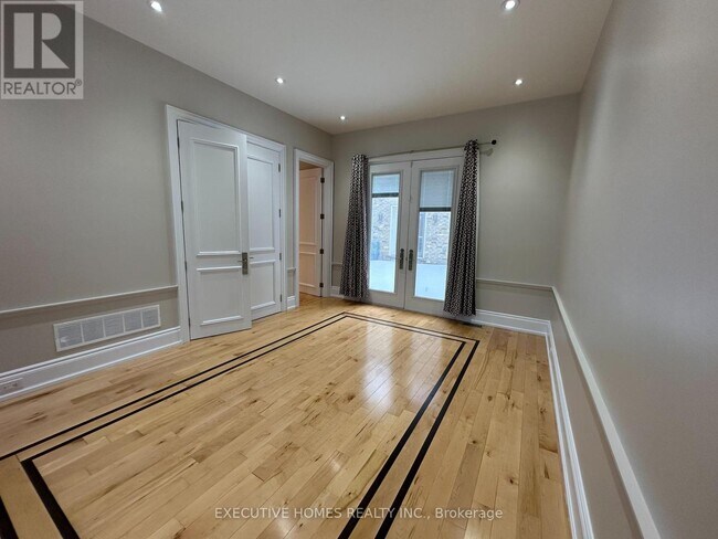 Photo du bâtiment - 2613 Fifth Line W