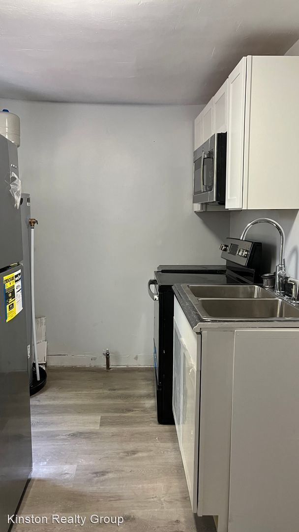 Building Photo - 2 br, 1 bath House - 305 N. Orion St.