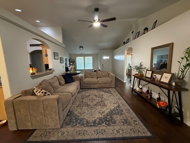 Living room - 420 S Penn Pl