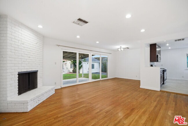 Foto del edificio - 12811 Cumpston St