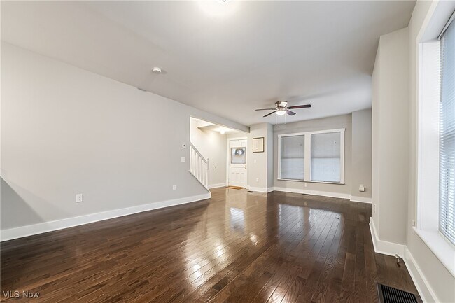 Foto del edificio - 11204 Clifton Blvd