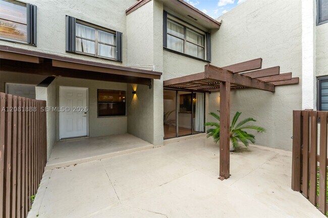 Foto del edificio - 10020 NW 9th St Cir