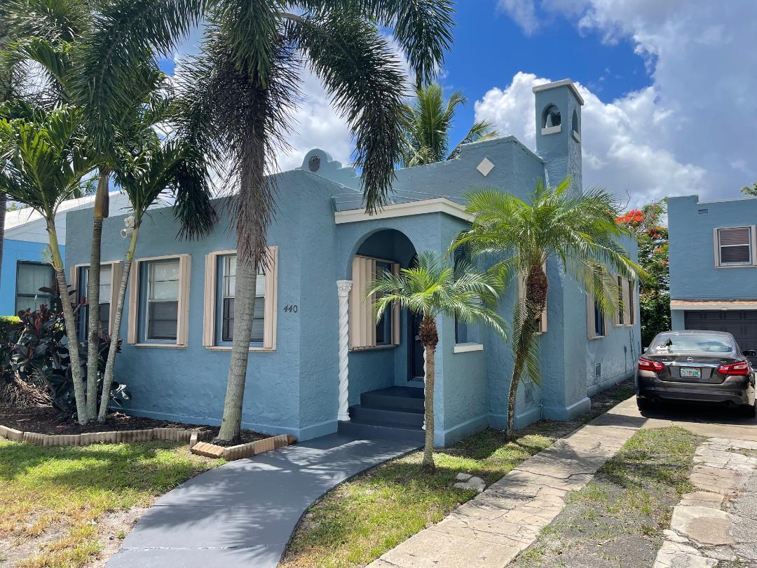 Primary Photo - 440 El Vedado
