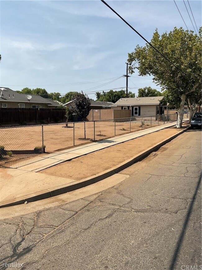 Building Photo - 1 br, 1 bath Condo - 1244 S Orange Ave