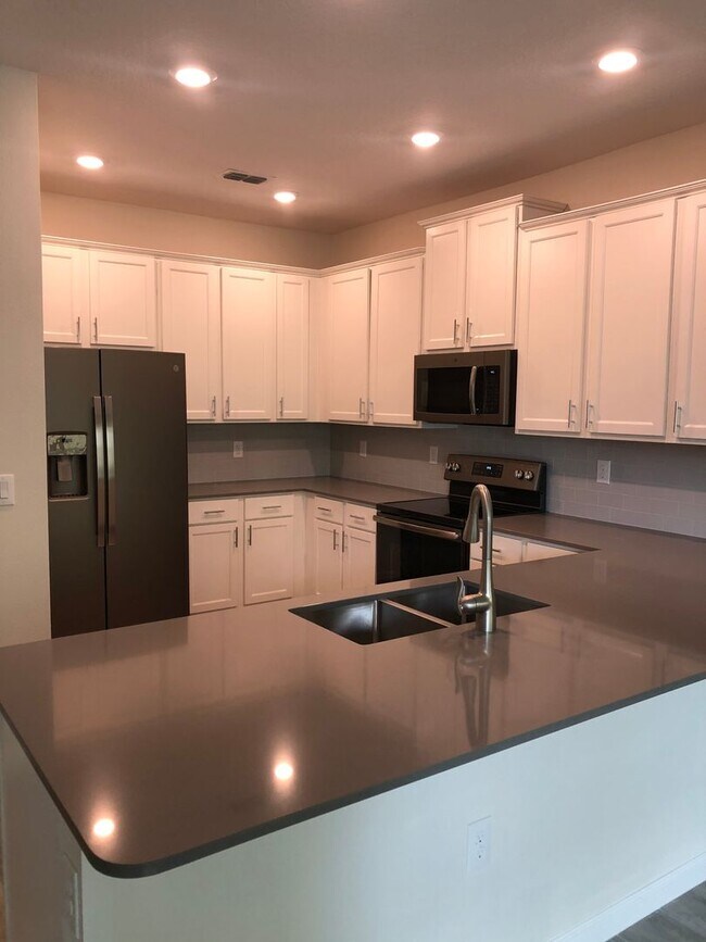 Foto del edificio - 3 Bedroom, 2.5 Bath East Orlando Townhome ...