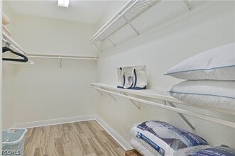 Building Photo - 5000 Royal Shores Dr