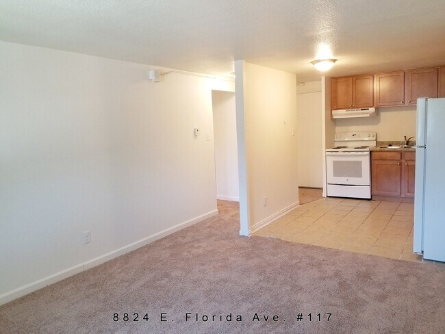 Foto del edificio - Great location off Leetsdale/Parker and Florida with lots of amenities such as AC, pool, hot tub,...