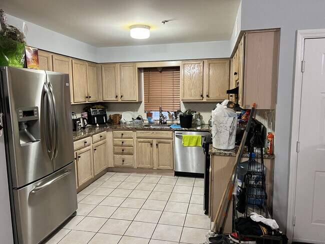 Building Photo - 1123 Kelly Ln