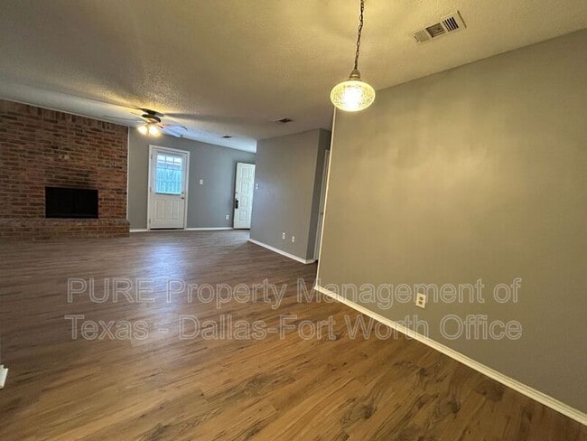 Foto del edificio - 731 Bluebonnet Dr