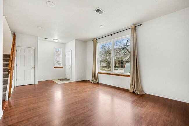 Foto del edificio - 3 Bedroom 2.5 Bathroom is Old Town Arvada