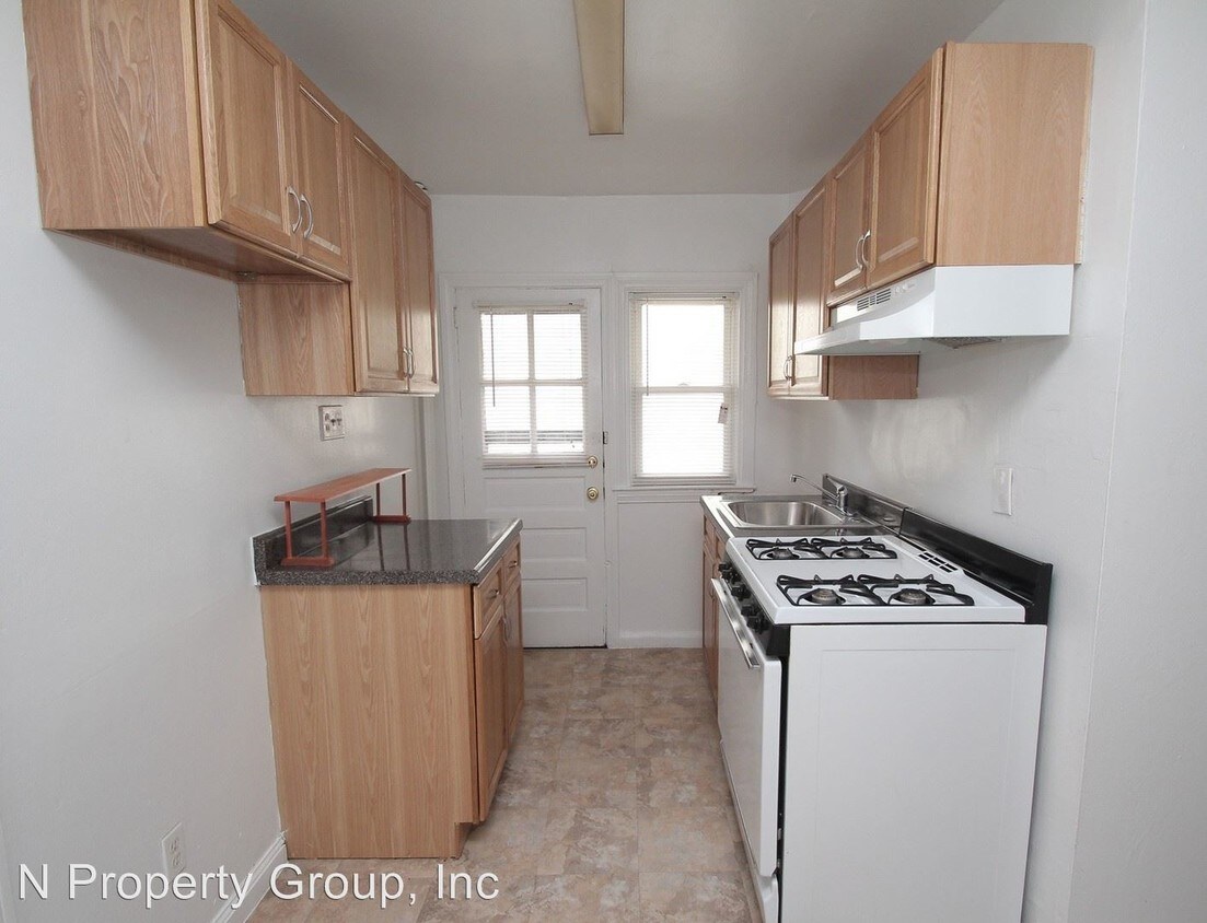 1016 Beechwood Ave, Collingdale, PA 19023 Room for Rent in