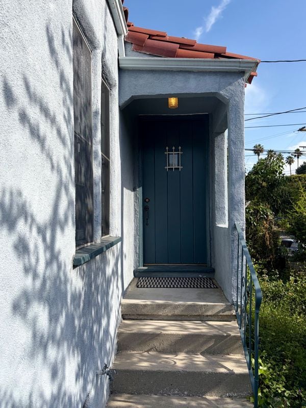 Building Photo - 1309 Montecito Dr