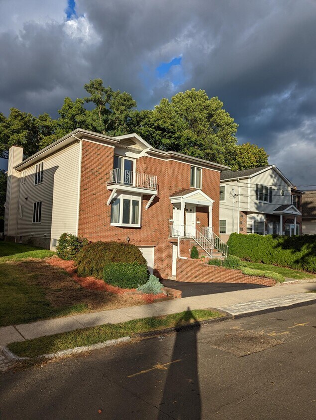 11 Irving Plz, Harrison, NY 10528 Townhome Rentals in Harrison NY