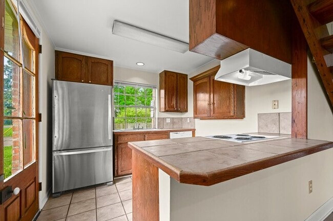 Building Photo - 2662 Brentwood Dr