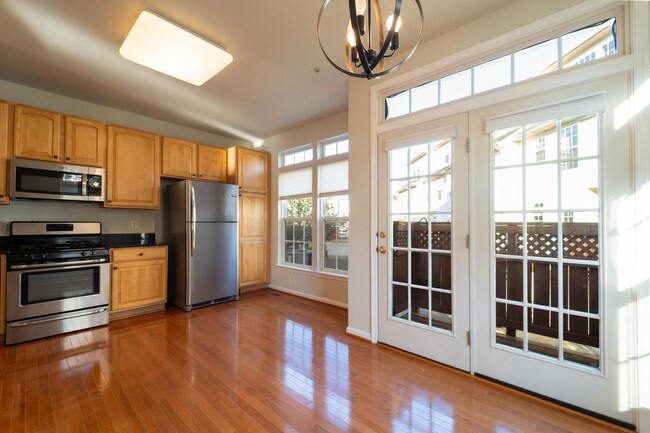 Foto del edificio - Dunn Loring Metro area Townhome