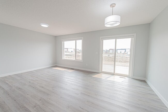 Building Photo - 1445 Cherniak Way SW