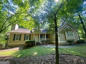 Building Photo - 400 Cedar Ln