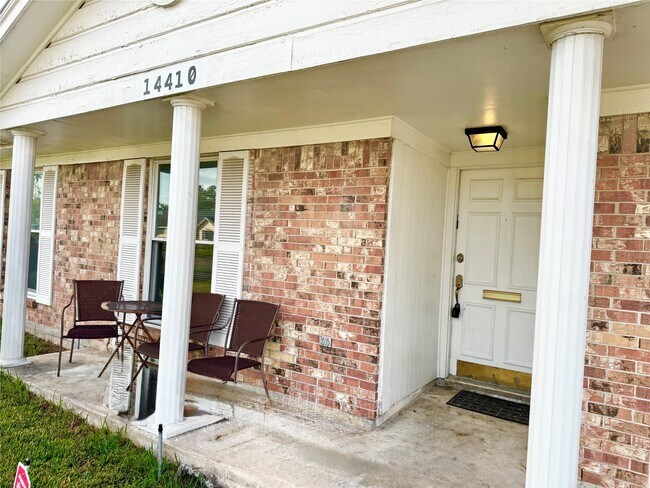 Foto del edificio - 14410 Foxford Way