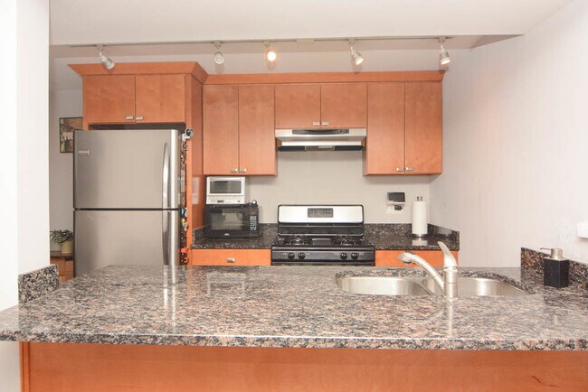 Foto del edificio - 1719 W Barry Ave