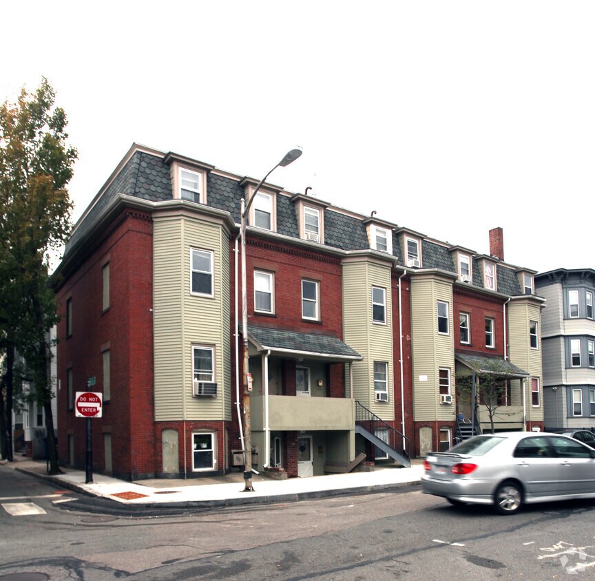 Primary Photo - 48-50 Bishop Richard Allen Dr