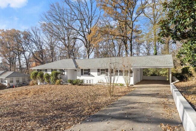 Foto del edificio - 2352 Elmwood Cir SE