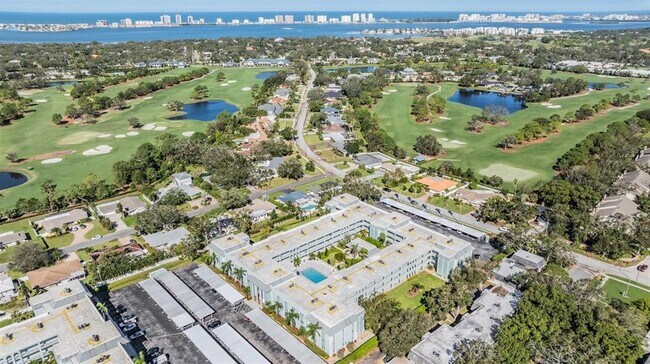 Foto del edificio - 1706 Belleair Forest Dr