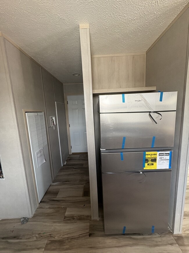 Building Photo - 507 Mercedes St