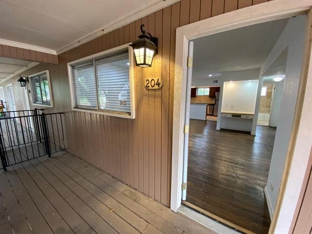 Foto del edificio - 4206 Hawthorne Ave