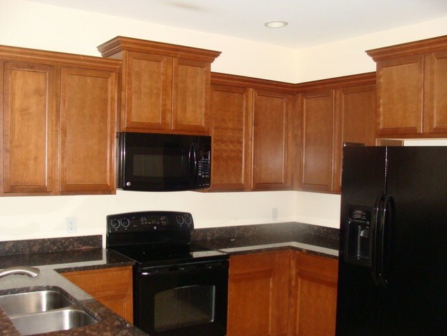 Building Photo - Family Home in BrookHaven