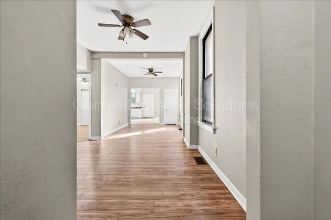 Building Photo - 205 Schirmer St