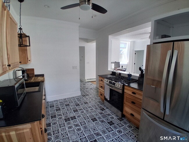 Building Photo - 117 Water St