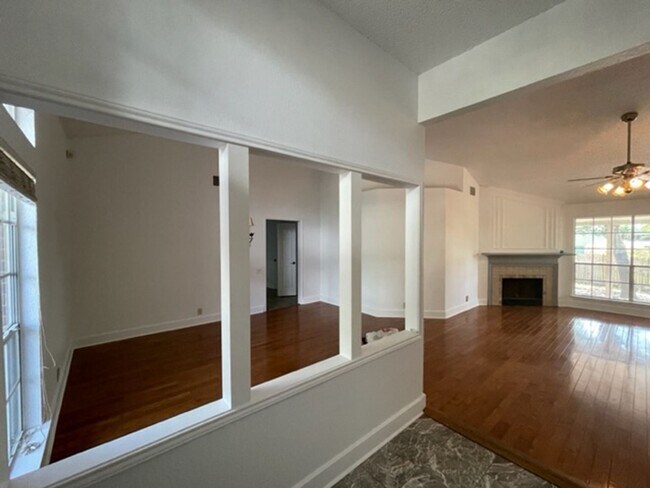 Building Photo - 4 br, 2 bath House - 822 Amberstone Drive