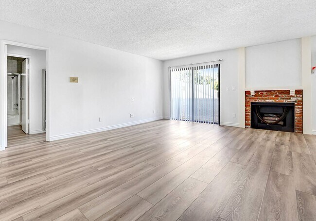 Foto del edificio - 3415 McLaughlin Ave