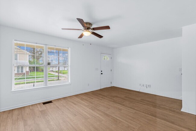 Photo - 418 Dr W. J. Hodge St House