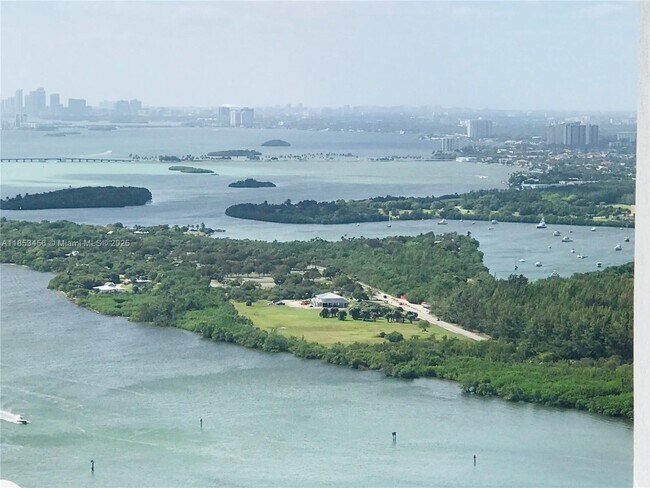 Foto del edificio - 16001 Collins Ave