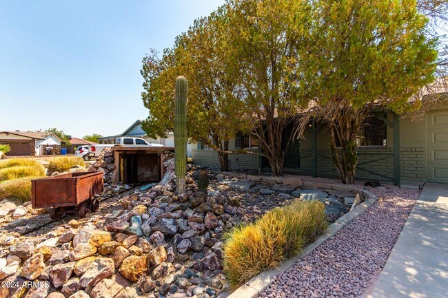 Foto del edificio - 3827 W Meadow Dr