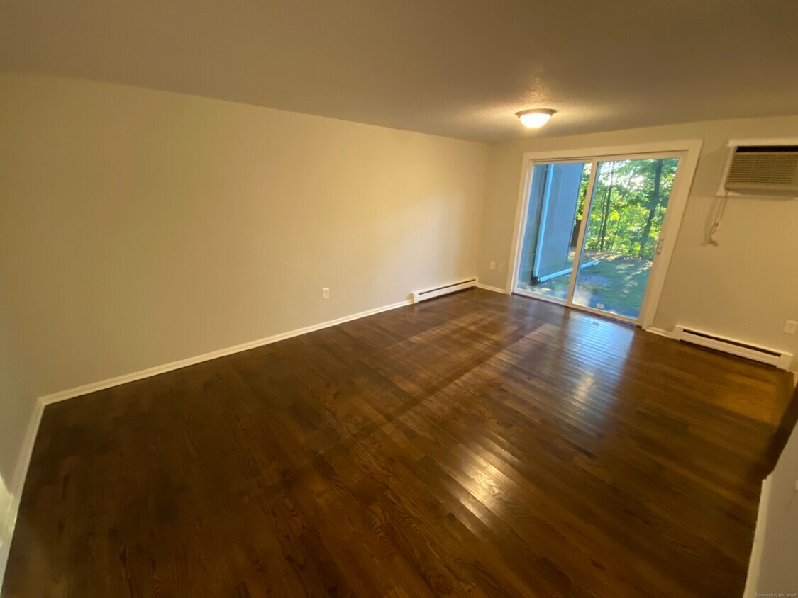 Foto principal - 32 Old Foxon Rd