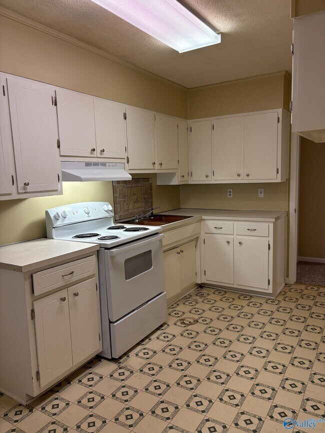 Foto del edificio - 4 Cloverleaf Dr