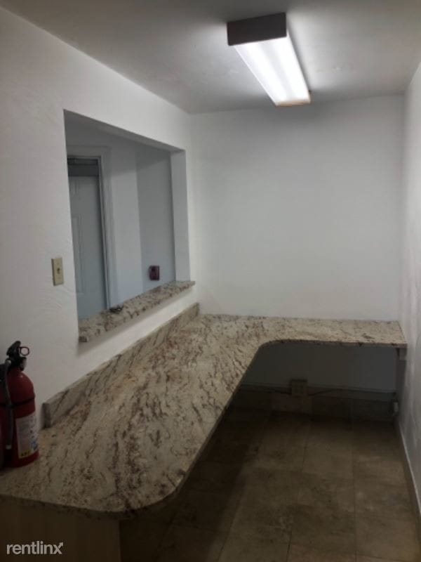 Foto del edificio - 7901 Perry Hwy