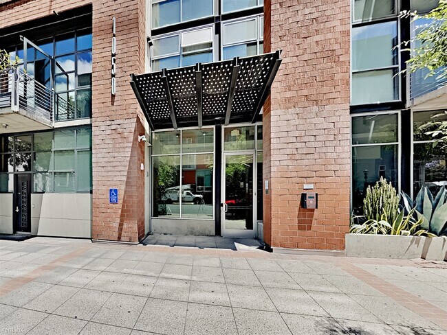 Building Photo - 1050 Island Ave