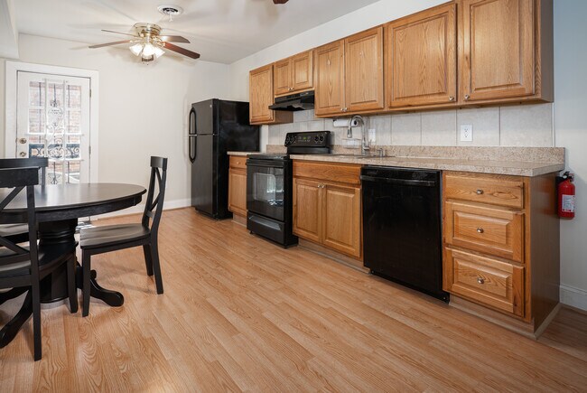 Kitchen - 2225 Lamley st