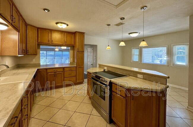 Foto del edificio - 2543 Holly Point Rd W