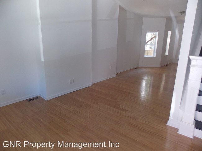 Building Photo - 4922 Olive St