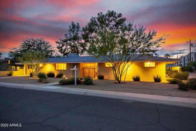 Building Photo - 6242 N 12th Pl