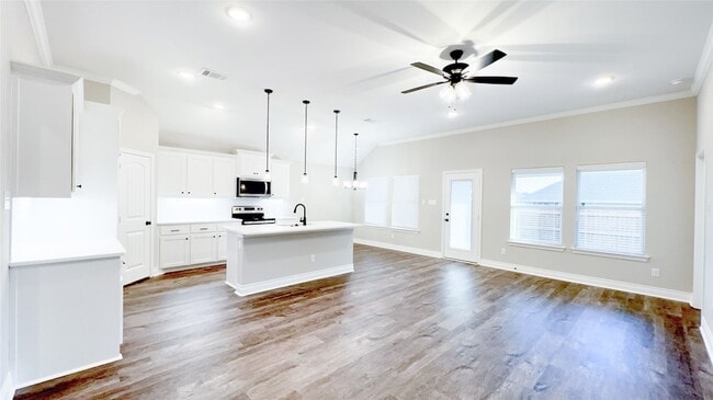 Building Photo - 805 Tippit Ln