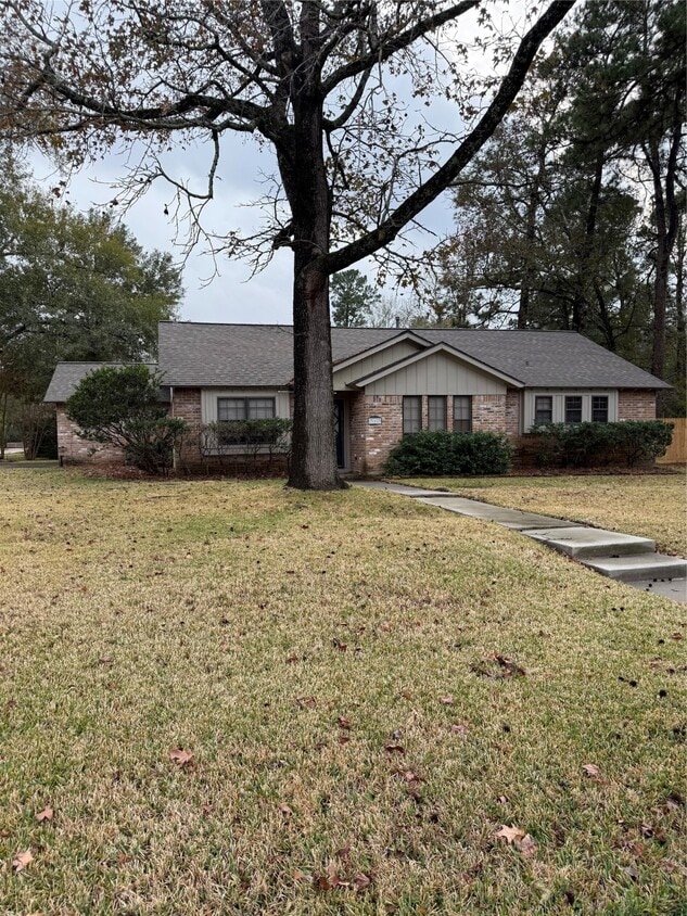 Building Photo - 717 Blue Ridge Dr