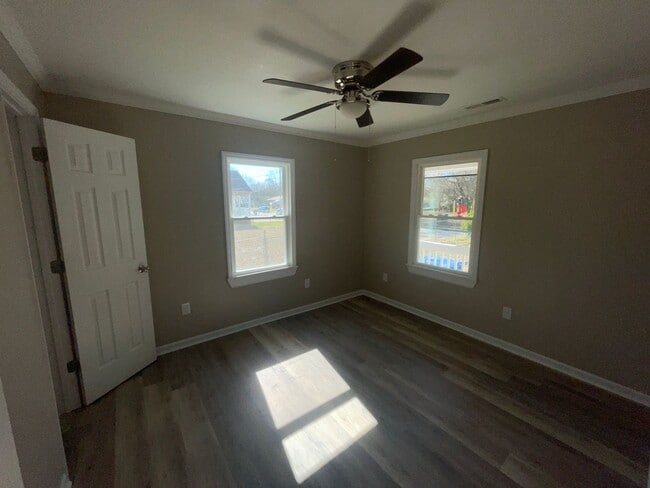 Foto del edificio - 303 Freeman St SE