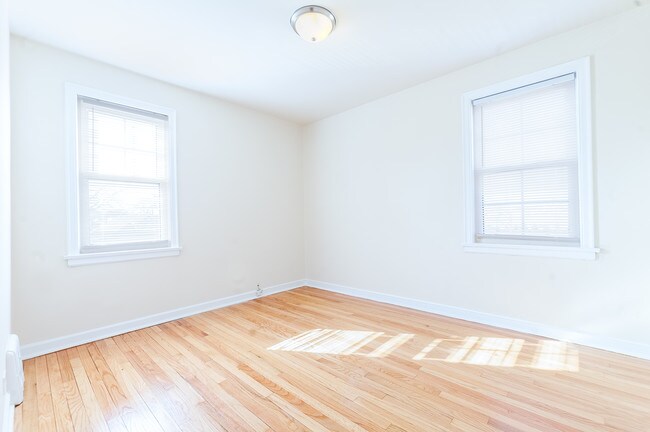 Foto del edificio - 4240 W Nelson St