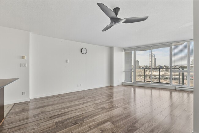 Photo du bâtiment - 13618-1100 100 Ave