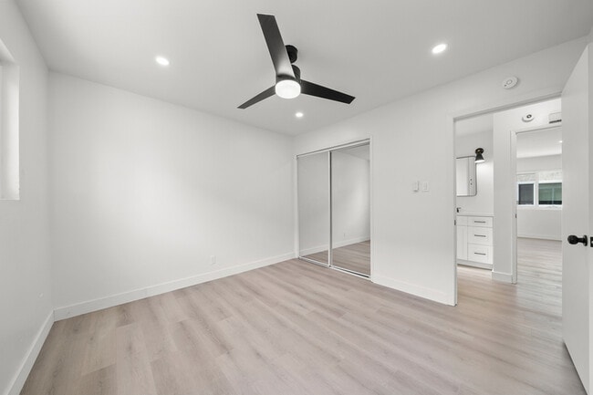 Building Photo - 3444 E Wilton St